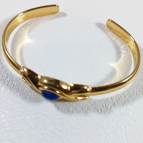 Vintage Gold Tone Blue Pedant Bracelets - Picture 1 of 4